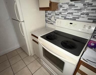 1285 Sw 46th Avenue - Photo Thumbnail 2