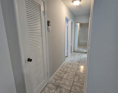 5840 Ne 22nd Way - Photo Thumbnail 6