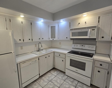 5840 Ne 22nd Way - Photo Thumbnail 1