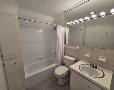 5840 Ne 22nd Way - Photo Thumbnail 4