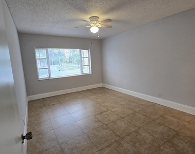 5840 Ne 22nd Way - Photo Thumbnail 3