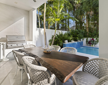 402 Ocean One Lane - Photo Thumbnail 32