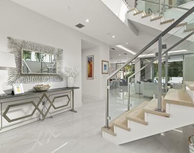 402 Ocean One Lane - Photo Thumbnail 4