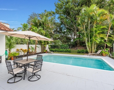 2442 Windsor Way Court - Photo Thumbnail 40