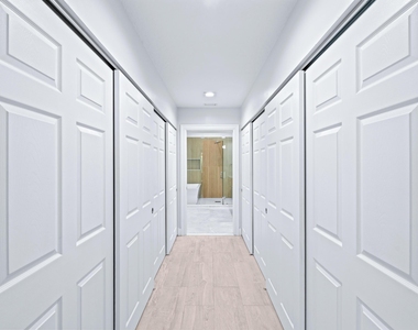 2442 Windsor Way Court - Photo Thumbnail 23