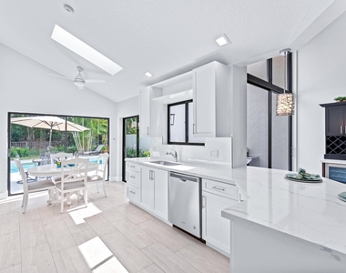 2442 Windsor Way Court - Photo Thumbnail 10