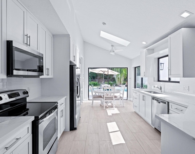 2442 Windsor Way Court - Photo Thumbnail 15
