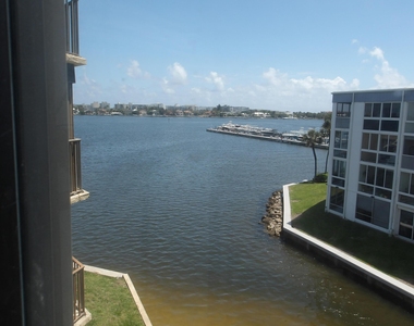 896 N Federal Highway - Photo Thumbnail 13