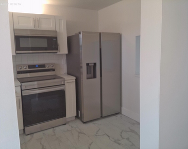 9233 Sw 8th Street - Photo Thumbnail 4
