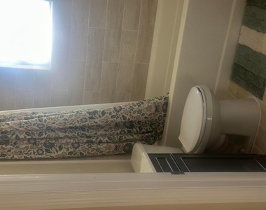704 N 18th Street - Photo Thumbnail 5