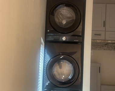 704 N 18th Street - Photo Thumbnail 4