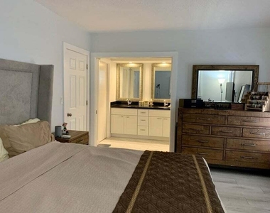 3230 Aqua Vista Drive - Photo Thumbnail 8