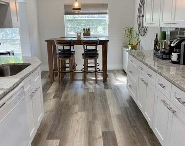3230 Aqua Vista Drive - Photo Thumbnail 4