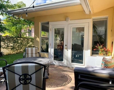 3230 Aqua Vista Drive - Photo Thumbnail 16