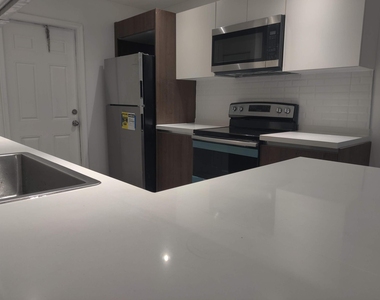 4905 N Flagler Drive - Photo Thumbnail 4