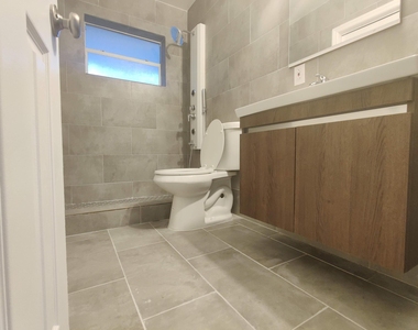 4905 N Flagler Drive - Photo Thumbnail 3