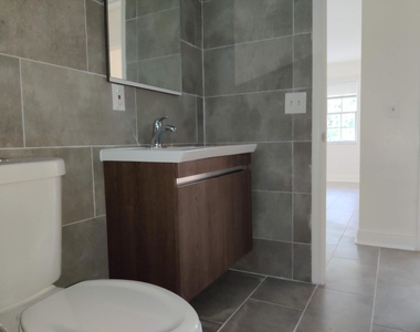 4905 N Flagler Drive - Photo Thumbnail 2