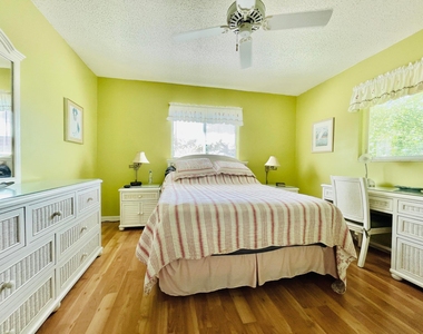 257 S Cypress Road - Photo Thumbnail 12