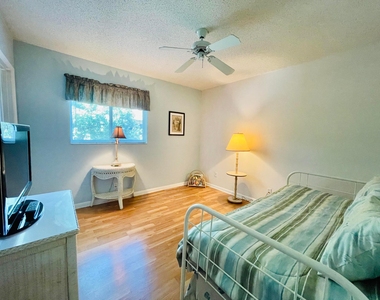 257 S Cypress Road - Photo Thumbnail 16