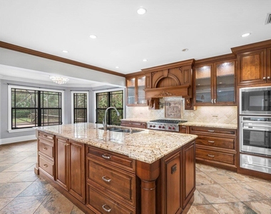 2150 Nw 23rd Way - Photo Thumbnail 5