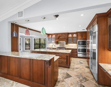 2150 Nw 23rd Way - Photo Thumbnail 4