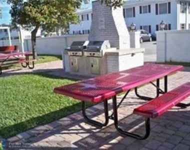 2270 Ne 68th Street - Photo Thumbnail 12