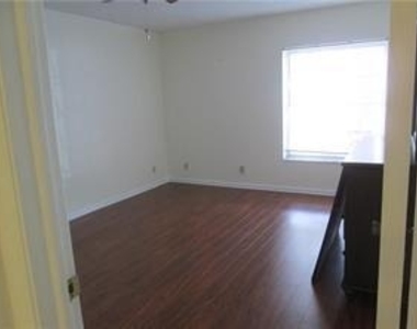 2270 Ne 68th Street - Photo Thumbnail 7