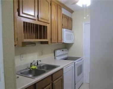 2270 Ne 68th Street - Photo Thumbnail 4