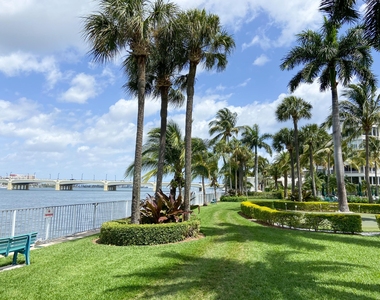 44 Cocoanut Row - Photo Thumbnail 8