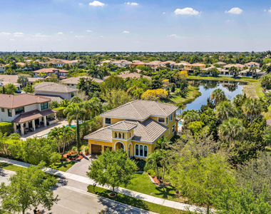 8256 Bradford Way - Photo Thumbnail 70
