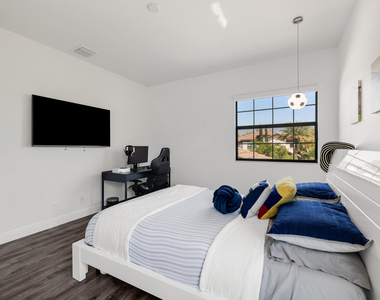 8256 Bradford Way - Photo Thumbnail 35