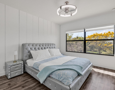 8256 Bradford Way - Photo Thumbnail 31