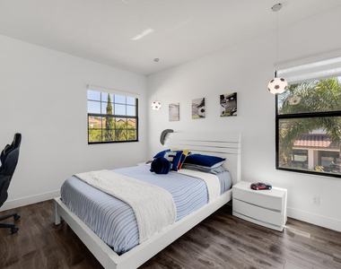8256 Bradford Way - Photo Thumbnail 34