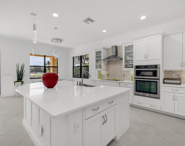 8256 Bradford Way - Photo Thumbnail 13