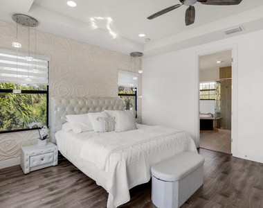 8256 Bradford Way - Photo Thumbnail 26