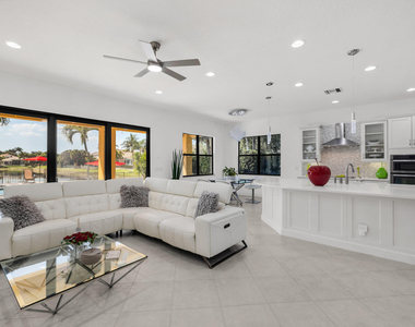 8256 Bradford Way - Photo Thumbnail 22