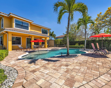 8256 Bradford Way - Photo Thumbnail 45