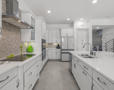 8256 Bradford Way - Photo Thumbnail 18