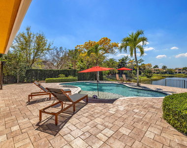 8256 Bradford Way - Photo Thumbnail 43