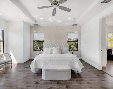 8256 Bradford Way - Photo Thumbnail 25