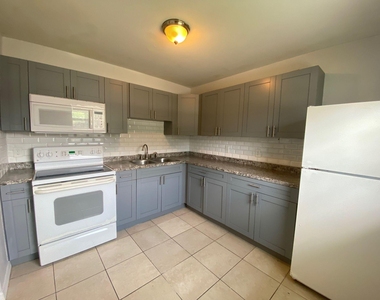 3208 Louisiana Avenue - Photo Thumbnail 6