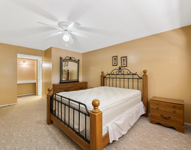 3051 N Course Drive - Photo Thumbnail 21