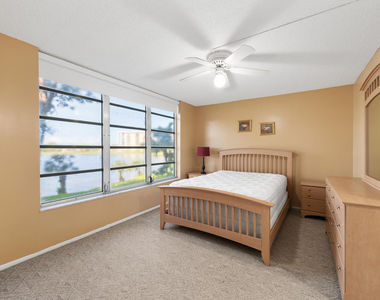 3051 N Course Drive - Photo Thumbnail 16