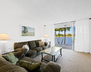3051 N Course Drive - Photo Thumbnail 7