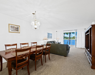 3051 N Course Drive - Photo Thumbnail 9