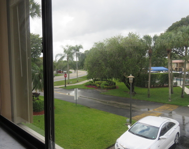 193 Lakeview Drive - Photo Thumbnail 15