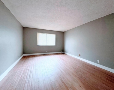 193 Lakeview Drive - Photo Thumbnail 2