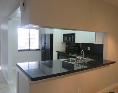 193 Lakeview Drive - Photo Thumbnail 7