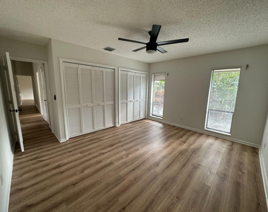 7243 Encina Lane - Photo Thumbnail 12