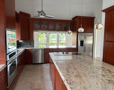 7243 Encina Lane - Photo Thumbnail 9